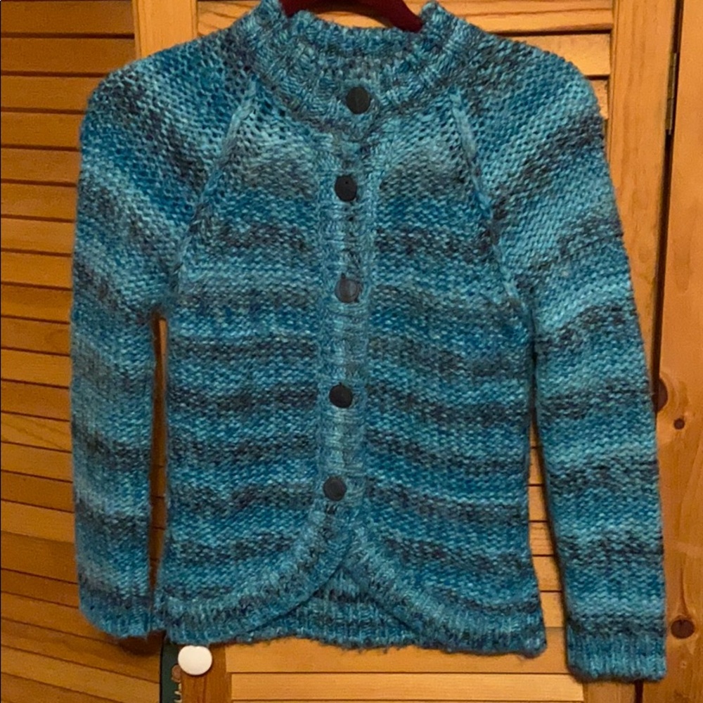 BLACK AND SHADES OF TEAL TULIP HEM BUTTON CARDIGAN